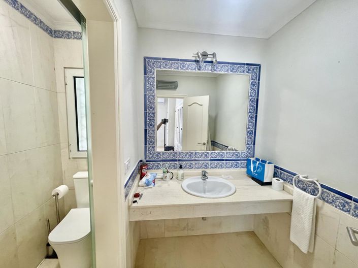 Image No.36-5 Bed Property for sale