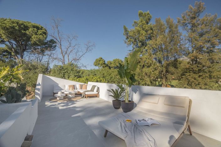 Image No.11-5 Bed Property for sale