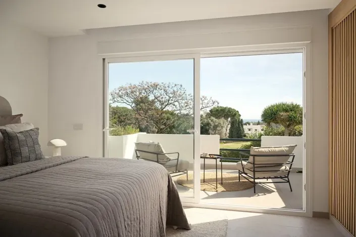 Image No.11-4 Bed Property for sale