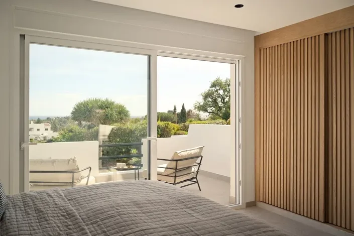 Image No.12-4 Bed Property for sale