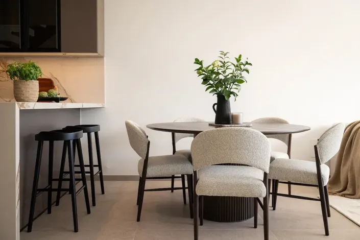 Image No.4-4 Bed Property for sale