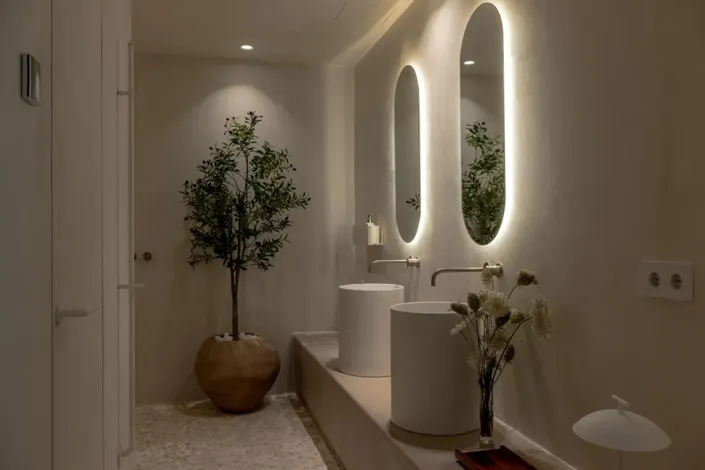 Image No.10-3 Bed Property for sale