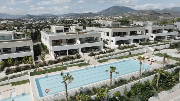 Image No.1-5 Bed Property for sale