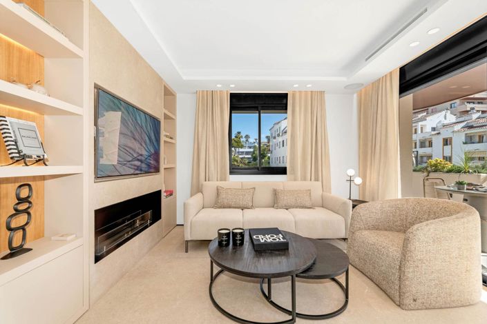 Image No.11-2 Bed Property for sale