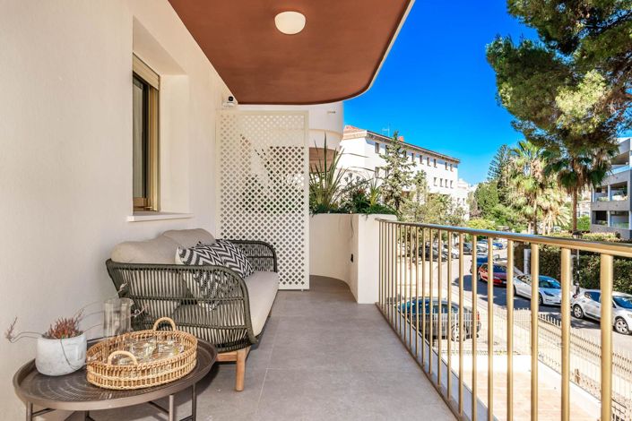 Image No.2-2 Bed Property for sale