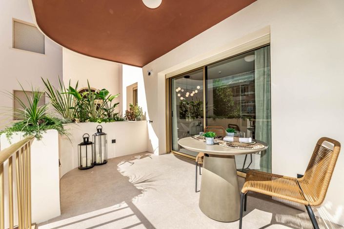 Image No.3-2 Bed Property for sale