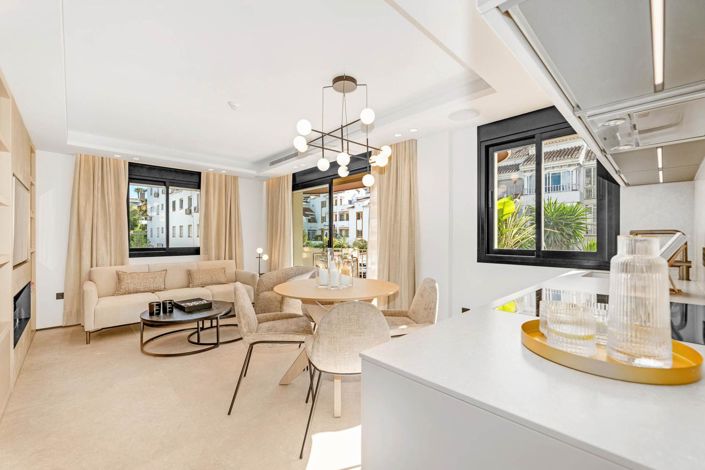 Image No.8-2 Bed Property for sale