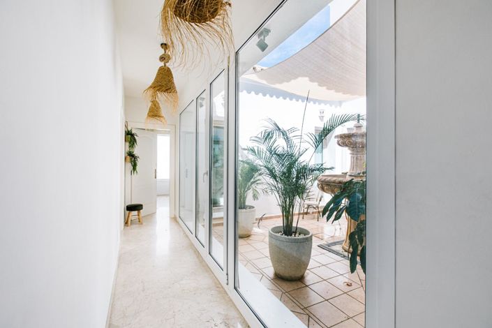 Image No.25-5 Bed Property for sale