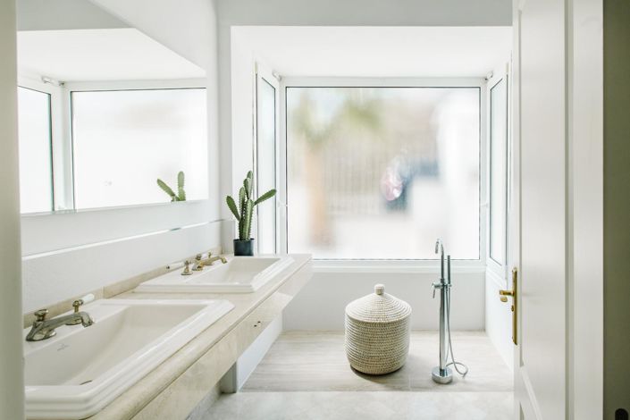 Image No.33-5 Bed Property for sale