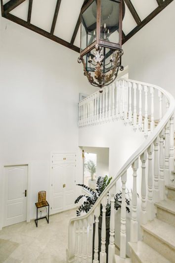 Image No.8-5 Bed Property for sale