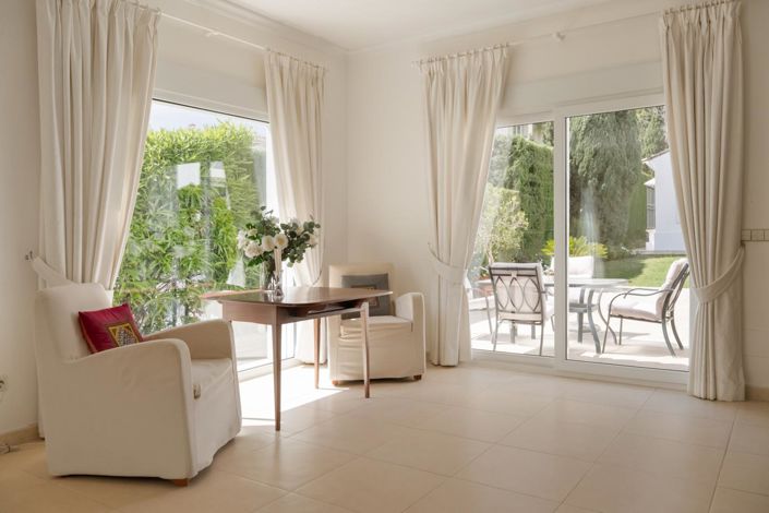 Image No.16-4 Bed Property for sale