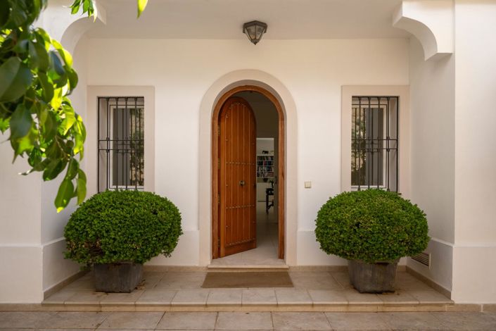 Image No.6-4 Bed Property for sale