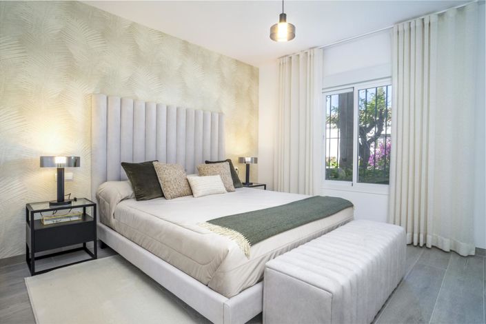 Image No.13-3 Bed Property for sale