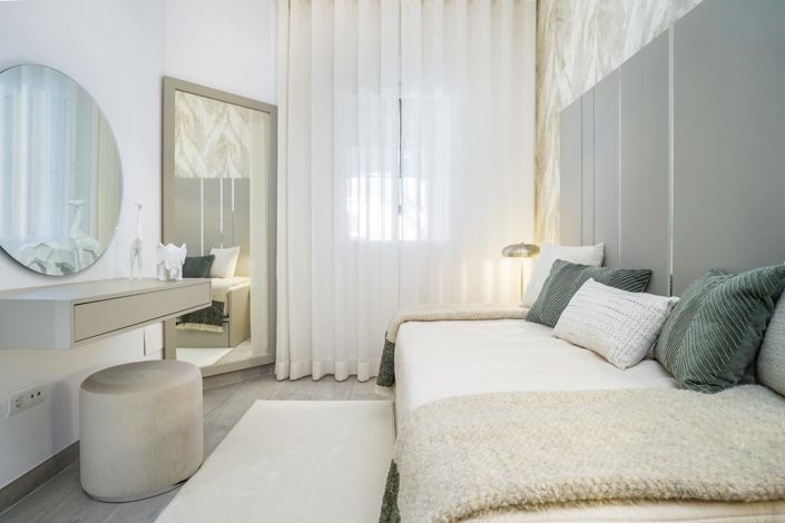 Image No.24-3 Bed Property for sale