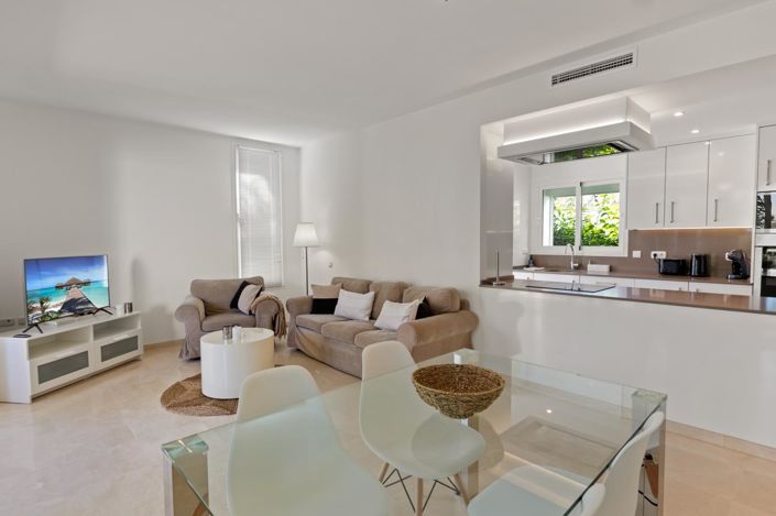 Image No.15-2 Bed Property for sale