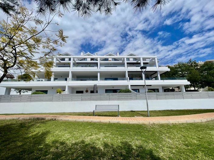 Image No.40-2 Bed Property for sale