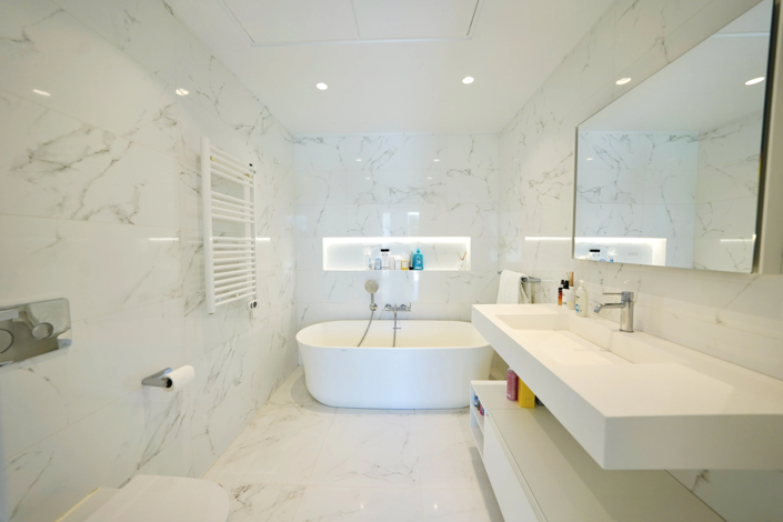 Image No.12-5 Bed Property for sale