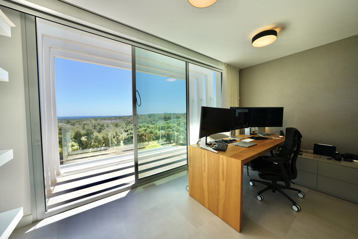 Image No.6-5 Bed Property for sale