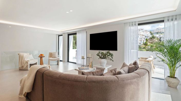 Image No.7-6 Bed Property for sale