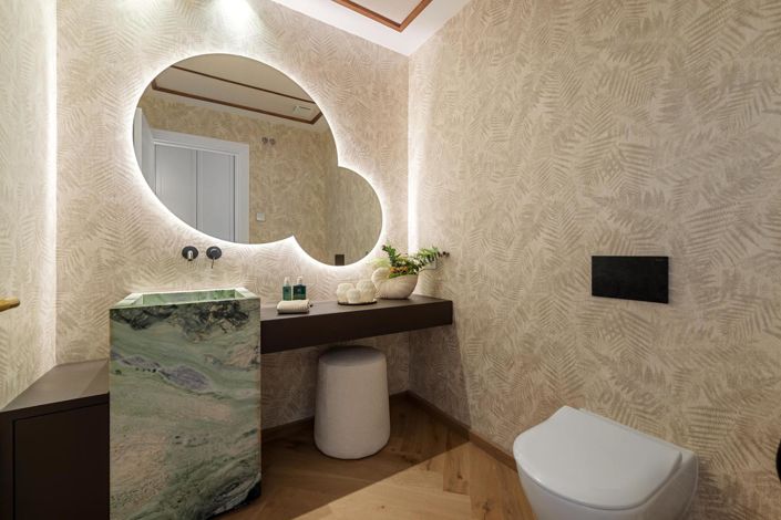 Image No.10-5 Bed Property for sale