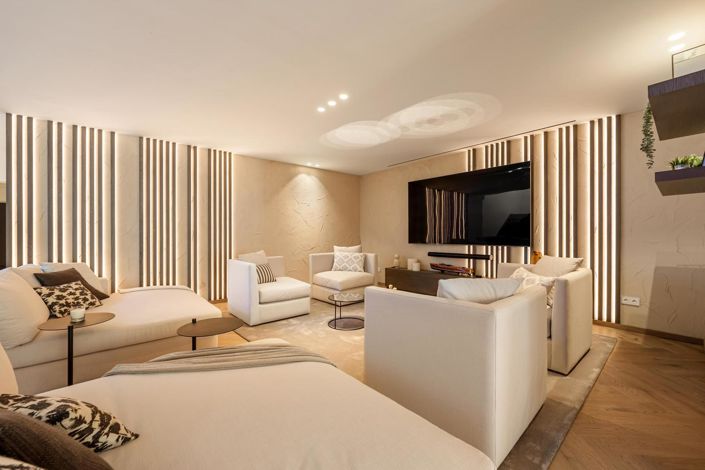 Image No.18-5 Bed Property for sale