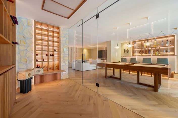 Image No.20-5 Bed Property for sale