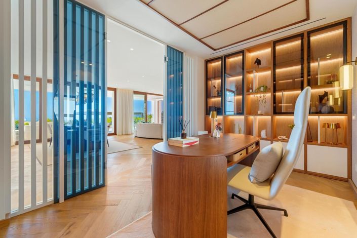 Image No.36-5 Bed Property for sale