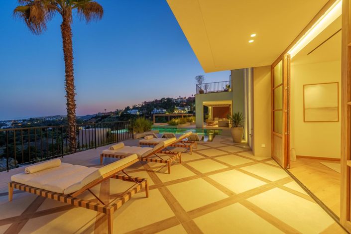 Image No.42-5 Bed Property for sale