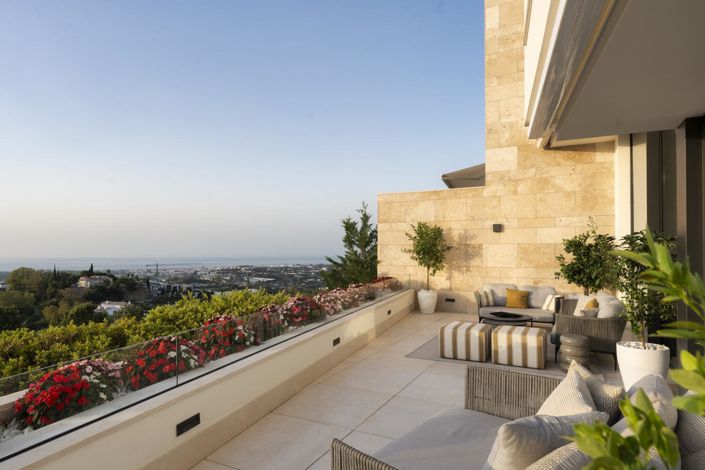 Image No.15-3 Bed Property for sale