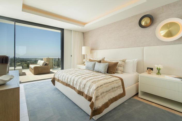 Image No.19-8 Bed Property for sale