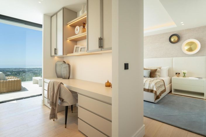 Image No.26-8 Bed Property for sale