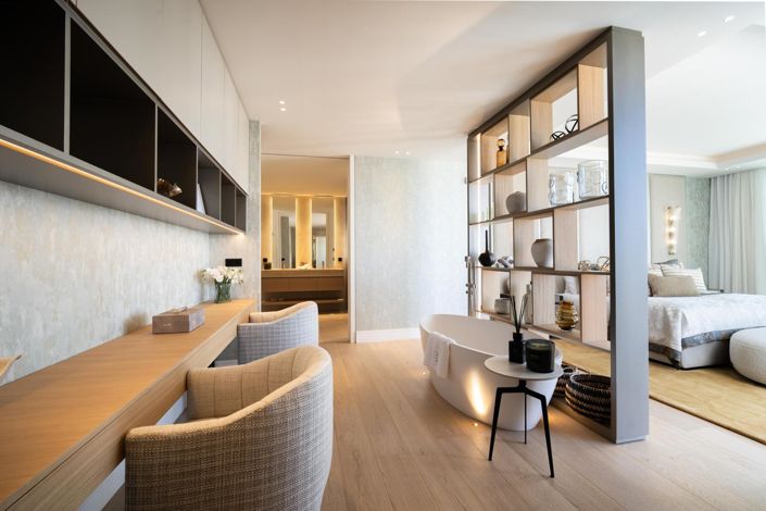 Image No.28-8 Bed Property for sale