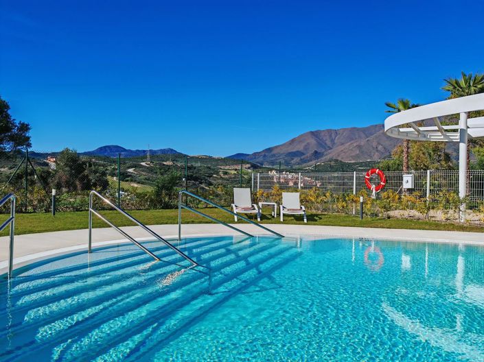 Image No.9-2 Bed Property for sale