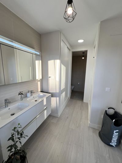 Image No.12-3 Bed Property for sale