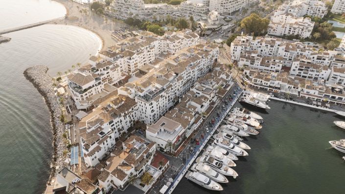 Image No.24-3 Bed Property for sale