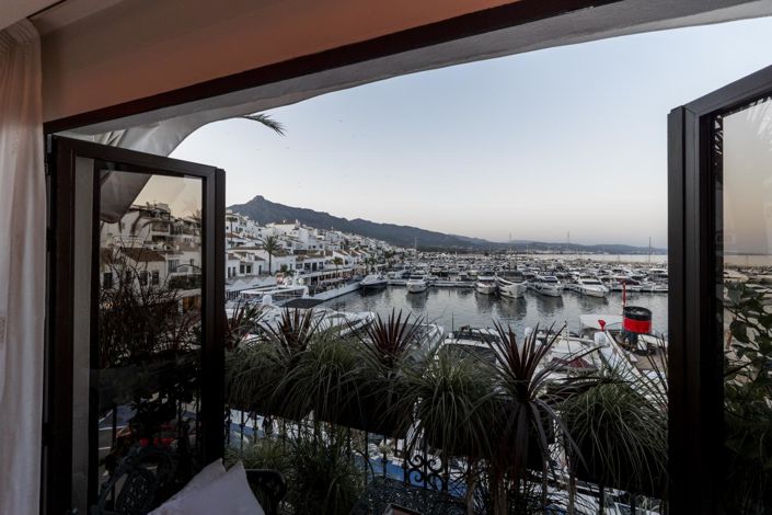 Image No.28-3 Bed Property for sale