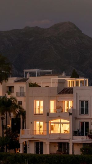 Image No.4-3 Bed Property for sale