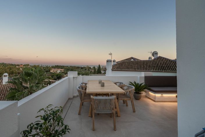 Image No.23-3 Bed Property for sale