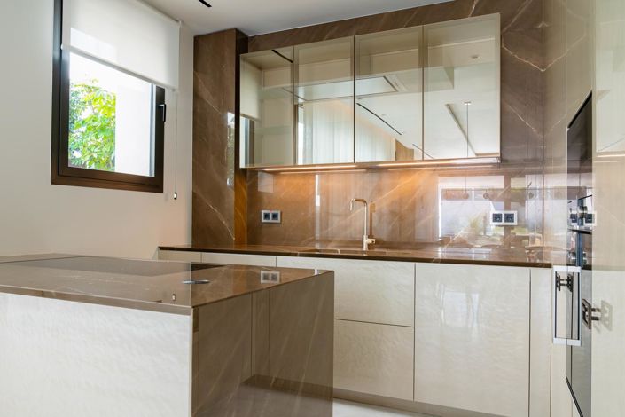 Image No.21-4 Bed Property for sale