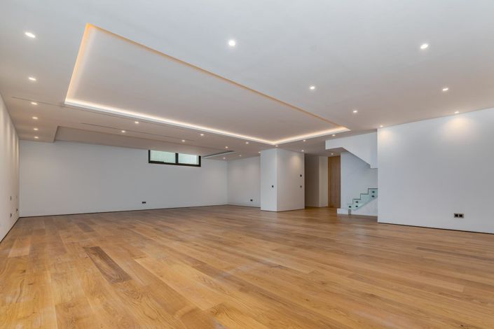 Image No.9-4 Bed Property for sale