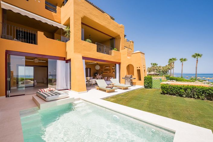 Image No.1-4 Bed Property for sale