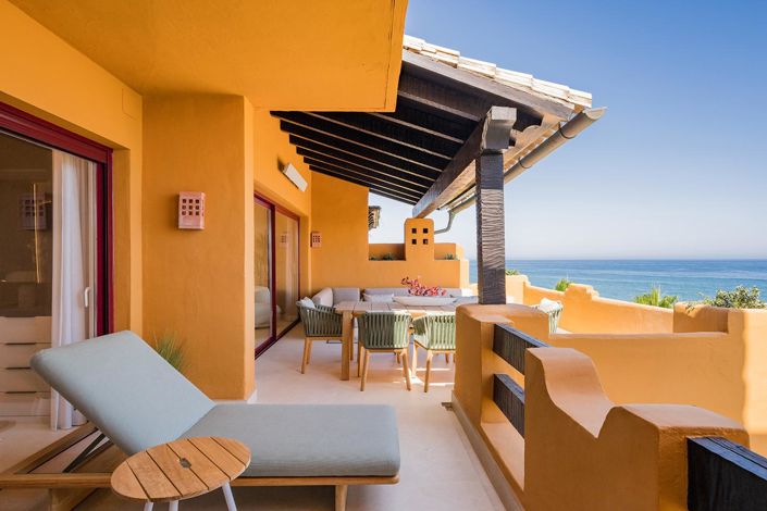 Image No.1-4 Bed Property for sale
