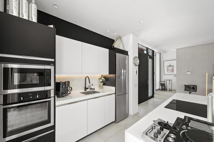 Image No.10-4 Bed Property for sale