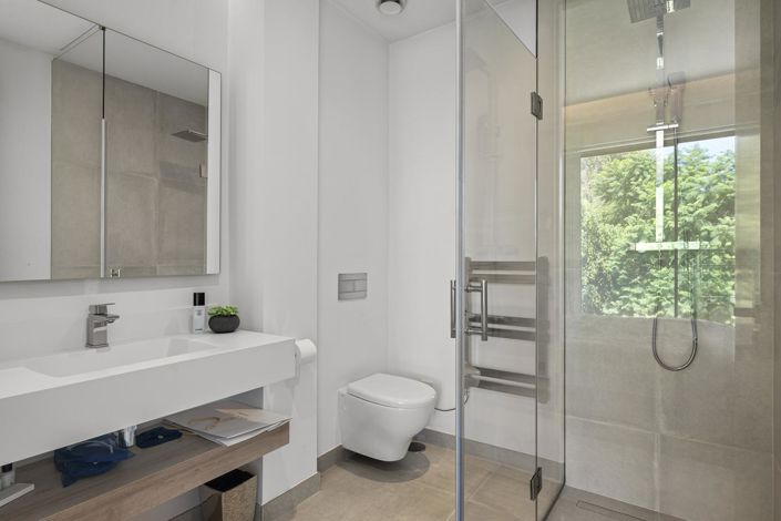 Image No.16-4 Bed Property for sale