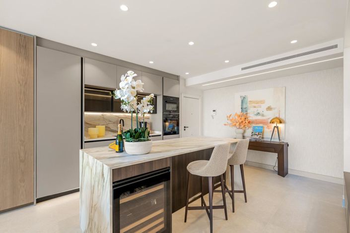 Image No.13-3 Bed Property for sale