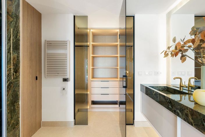 Image No.22-3 Bed Property for sale