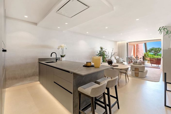 Image No.8-3 Bed Property for sale