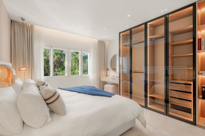 Image No.34-3 Bed Property for sale