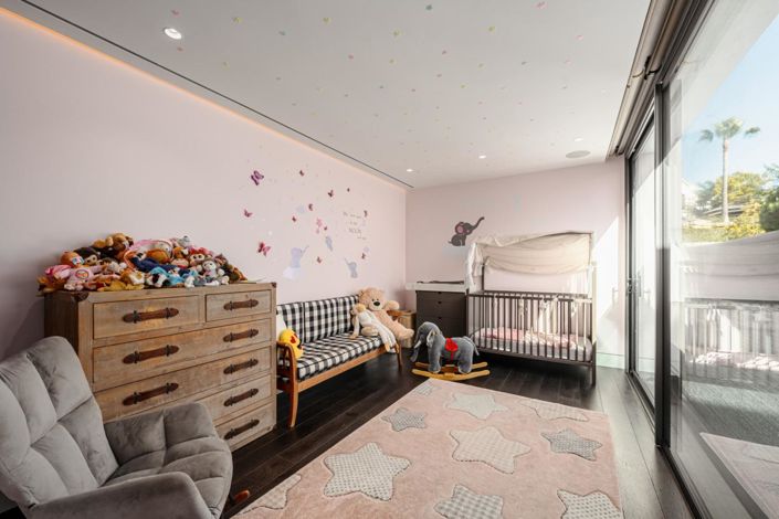 Image No.21-4 Bed Property for sale