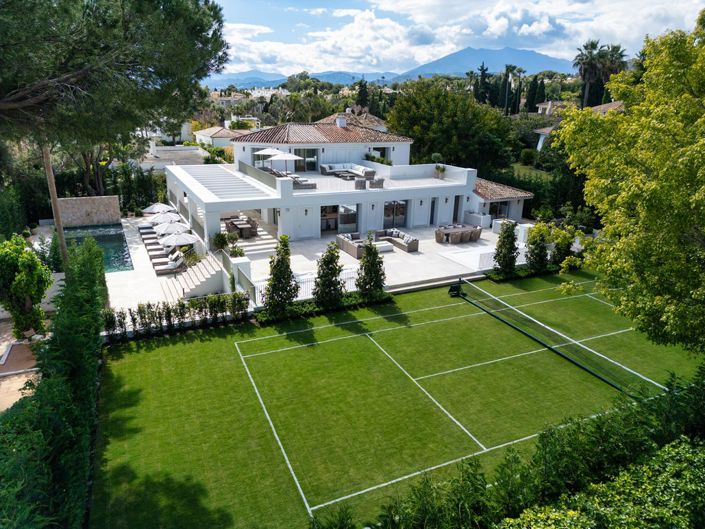 Image No.1-6 Bed Property for sale